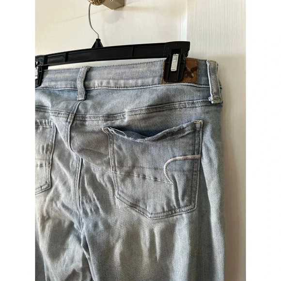 American Eagle Women’s size 12 blue jeans - Picture 7 of 8
